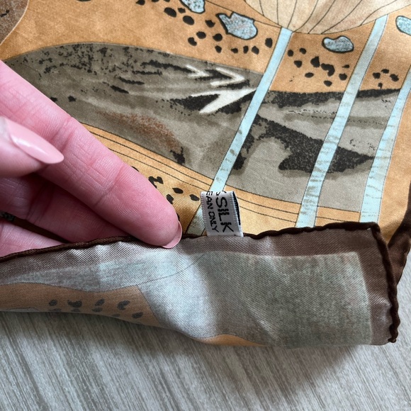 100% Silk Scarf Asian Lotus Duck Design 33x34.5” - Picture 4 of 10